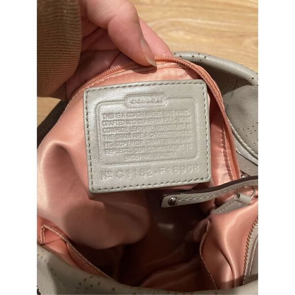 Coach medium hobo style bag gray leather with matching wallet - Picture 5 of 5